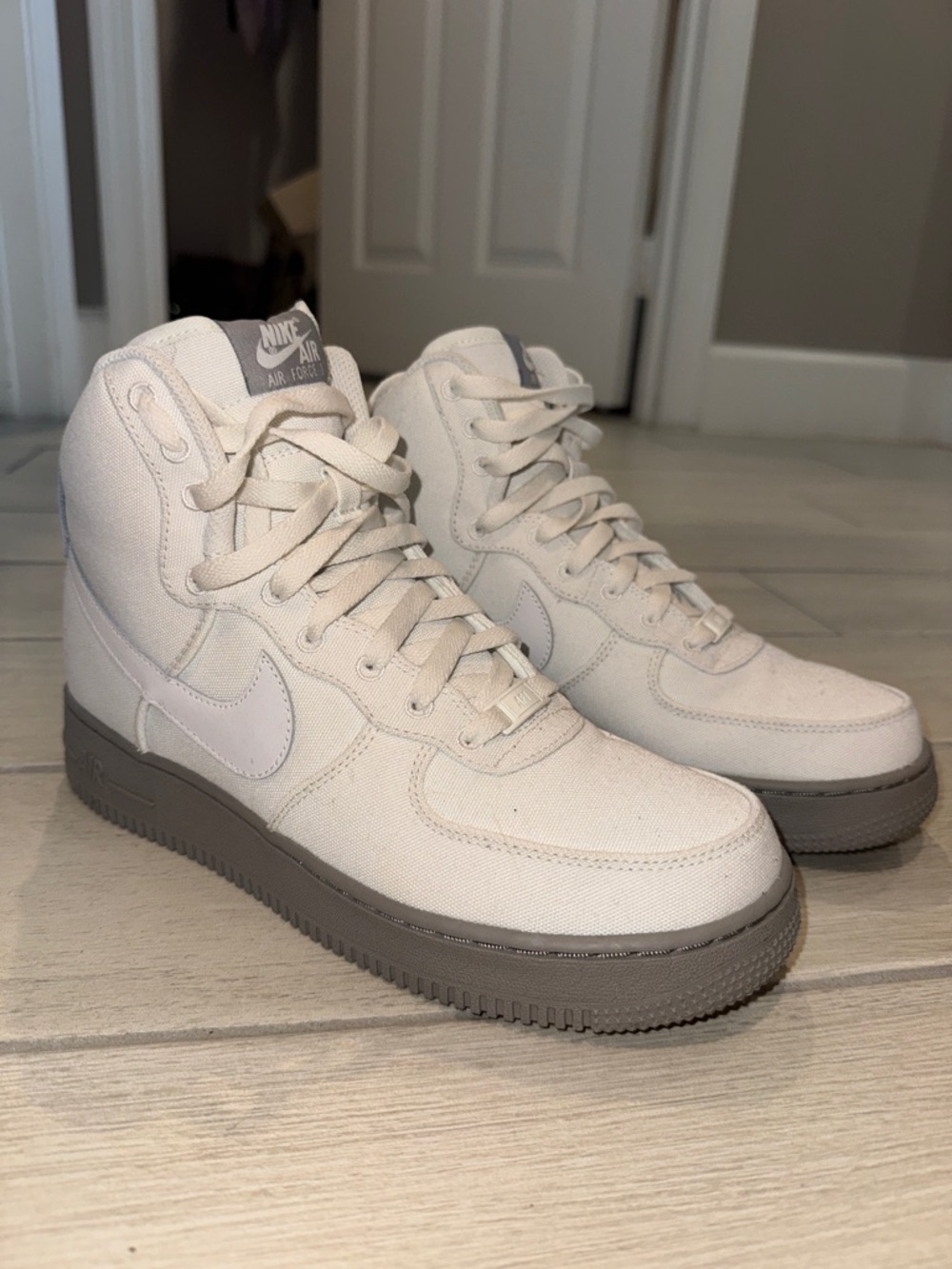 Nike High-Top Sneakers in Light Beige with Gray Sole